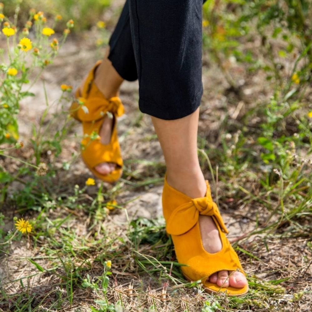 Anthropologie Luna Shooties